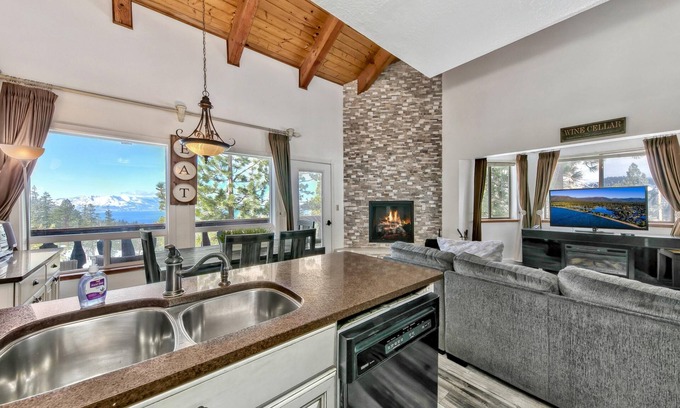 Tahoe Village Condo | Mv17 Amazing Lake View & Spacious 2 Bedroom Ski Cabin With Hot Tub