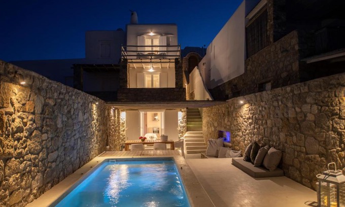 Kanalia Villa | Mykonos Actor’s Villa. 2 BDRs, private mini-pool
