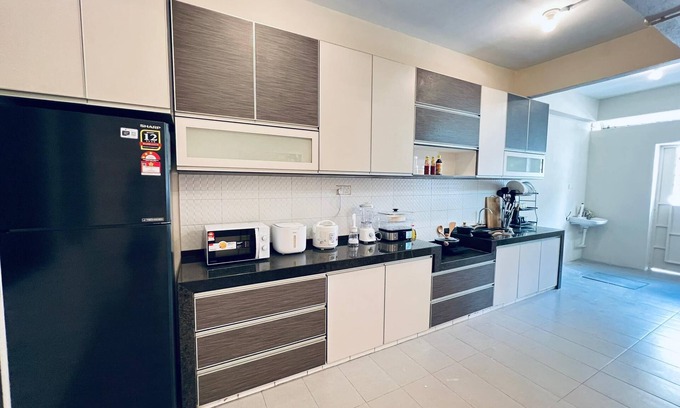 Downtown George Town House | myRoom at 14 J Mandalay