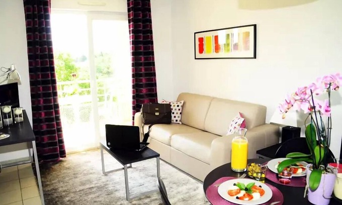 Biot Apartment | Néméa Appart'Hôtel Green Side - Studio 2 People