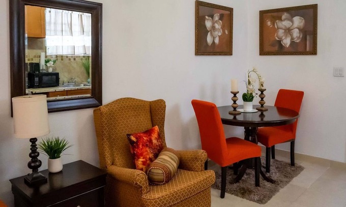 Nassau Apartment | n5 min drive to Junkanoo Beach, Arawak Cay, Ardastra Garden & Zoo & Attractions
