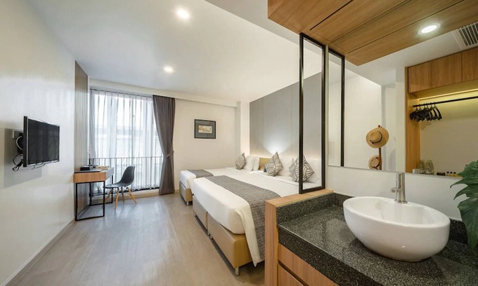 Chang Khlan Hotel | Nap in Chiangmai