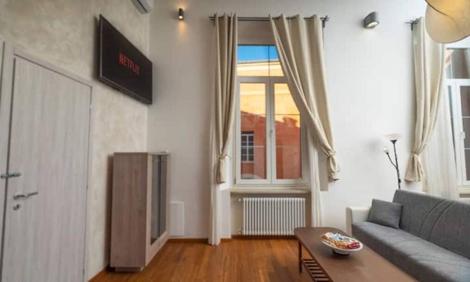 Old Town Apartment | Napoleon Suite - Modena Center
