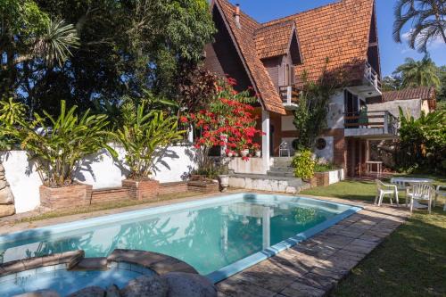 Aruja House | Natureza, piscina, sitio | Brazilan Corner