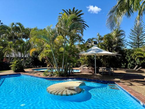 Sapphire Beach Resort | Nautilus Beach Resort by Charlesworth