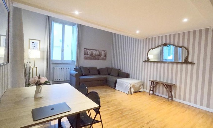 Rione VIII Sant'Eustachio Apartment | Navona Gold Apartment