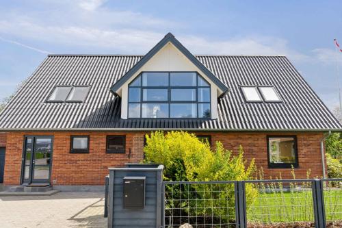 Hvalpsund Villa | Near Beach And Golf, With Multi-Purpose Room