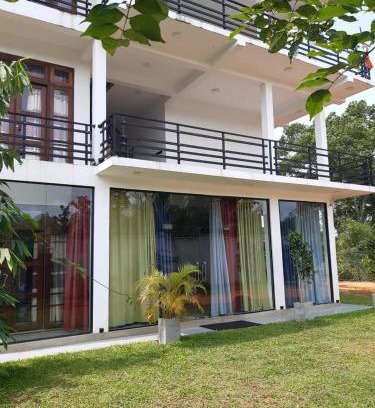 Nuwaragam Palatha Central Hotel | Nelumpura Resort
