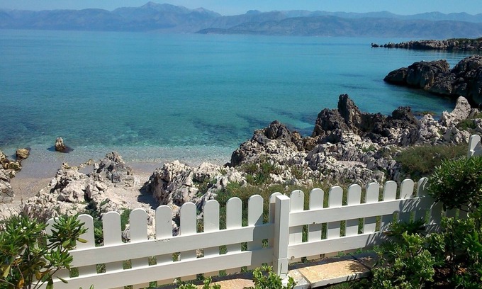 Agios Spyridon Corfu Cottage | Neptune Sea House - Beachfront /Jacuzzi