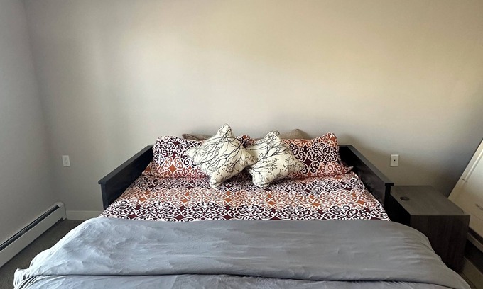 Calgary Apartment | Netflix & Chill in Modern 2BR Condo in CalgarynClose to Everything, Mountains