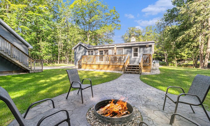 Manistee Cottage | NEW 2024: Remodeled Home, Near Lake MI
