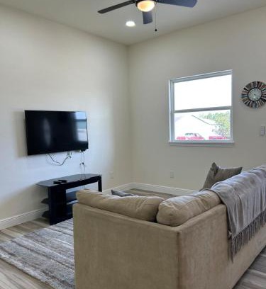 Canyon Lake House | New 2025 Modern 3BR Retreat