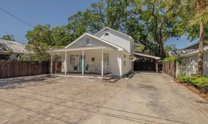 Demere Park Cottage | NEW 3 bdrm cottage in SSI with private pool/hot tub…walking distance to beach!