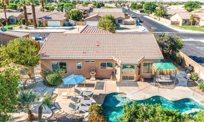 Indio House | NEW - 4BR Oasis- Pool-Spa -BBQ-Games S2