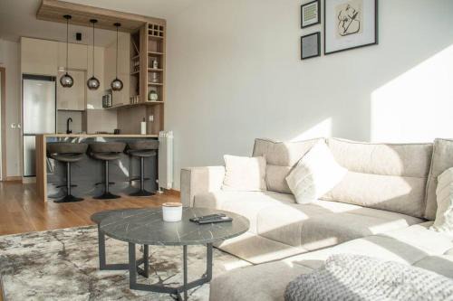 Vozdovac Apartment | New ALux cozy apartment + garage