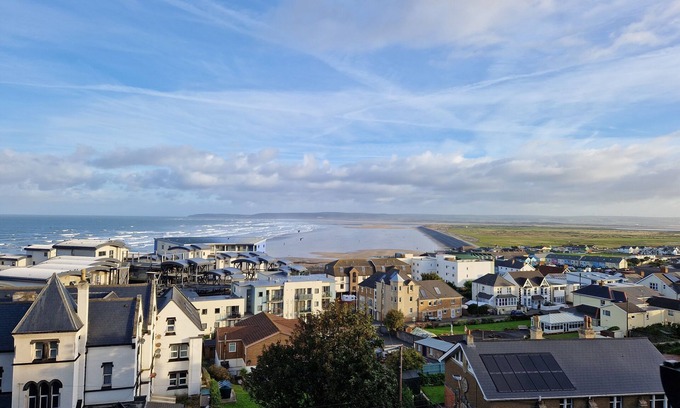 Westward Ho Apartment | NEW! Beach vibe - walk to Westward Ho!