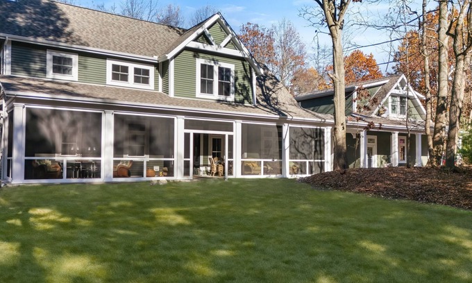 Shorewood-Tower Hills-Harbert House | New Built in 2024! 1/3 Mile 2 Beach AND Family Fun