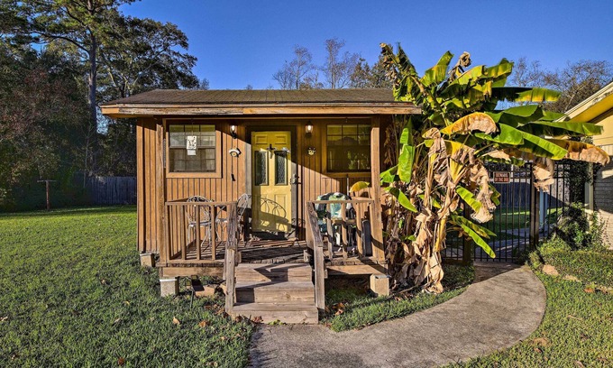 Voth Apartment | NEW! Cheerful Studio Cottage ~ 10 Mi to Beaumont!