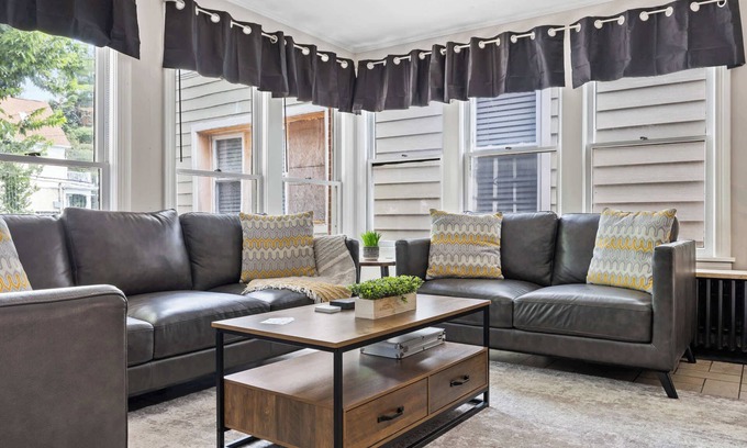 Bonnycastle Apartment | NEW! Cozy Unit in the Heart of the Highlands!