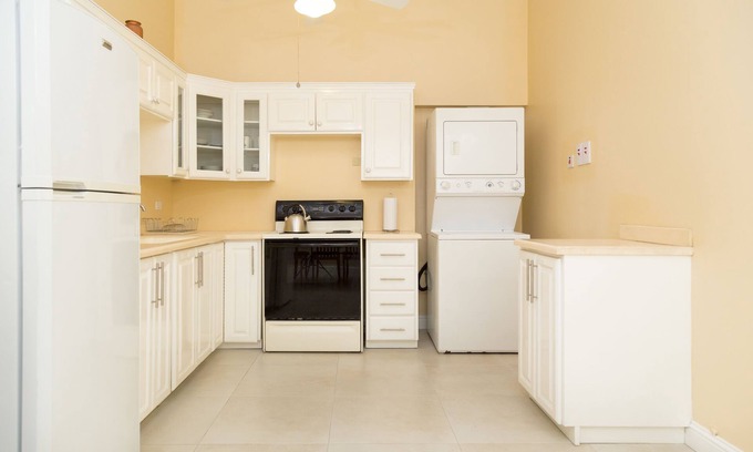 New Kingston Apartment | New Kingston Guest Apartment at Westbury