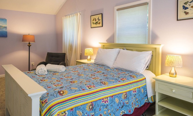 Ogunquit House | New Listing! Escape to the Ogunquit Charm, Near Beach & Town! Wifi, Firepit