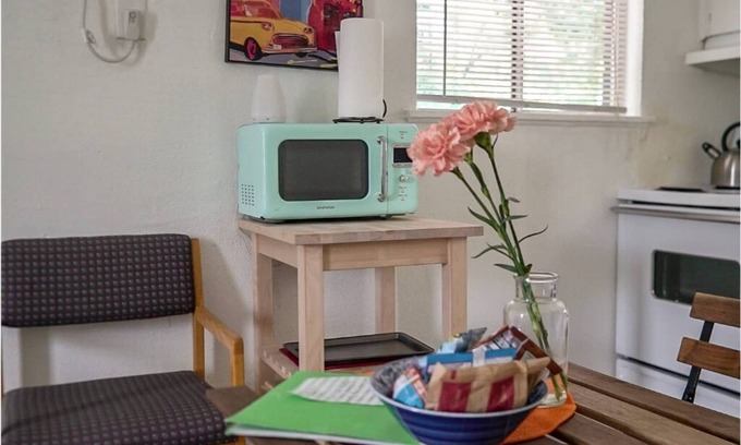 Johnston Terrace Apartment | New Listing! Thrifty & functional studio near AUS and downtown