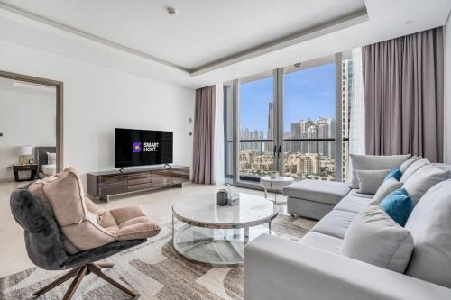 Al Quoz Apartment | New Luxury 1BR Apart Business Bay with Balcony