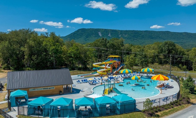 Luray RV Rental | New Luxury Glamping Tent at Luray RV Resort - (V418)