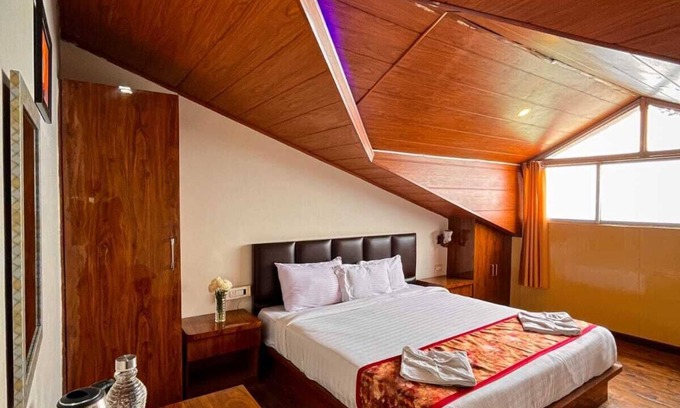 Darjeeling Hotel | New Mandala Mahalsha Spa & Resort