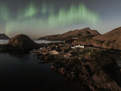Flakstad House | New Northern Light Lodge