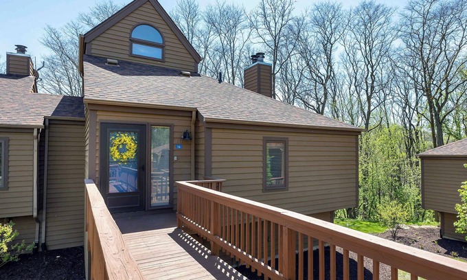 The Galena Territory House | New Owners- 3 BR 3 BA Getaway - Galena Territory & Owners' Club Privileges