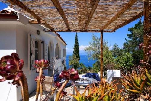Gaios Apartment | New! PaxosWhite Sea View Apartments & Studios!