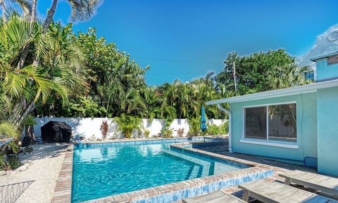 Holmes Beach House | New Rental The Haven Unit 2 Heated Pool 2 Bedroom Home by Redawning