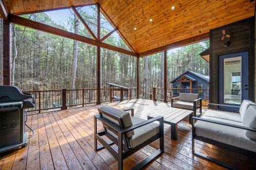 Broken Bow House | New Sauna Arcade Firepit & Spa - Sleeps 10