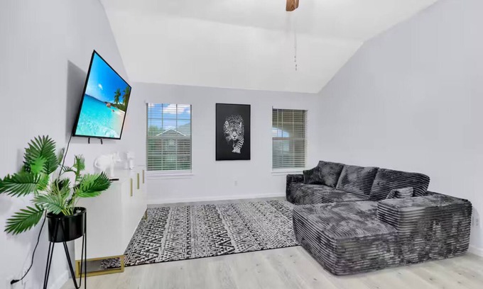 Allen House | New & Stylish 4BR/3BA Getaway-Peaceful Modern home