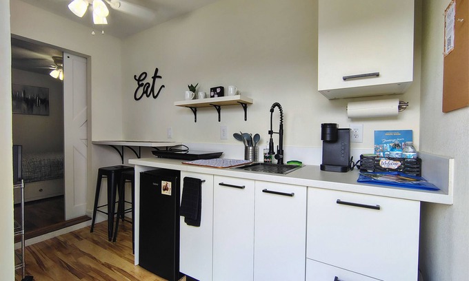 Bridgeford Crossing Apartment | NEW Tiny Studio with Kitchen. 25 min to theme parks.