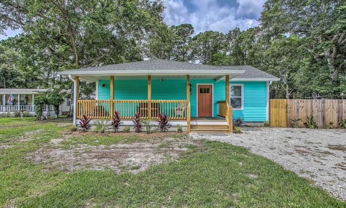 Garden City Cottage | NEW! Upscale cottage at Garden City Beach.