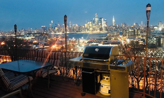 Union City Apartment | New York Skyline! Apt 5. One of a Kind View! Sleeps 12!