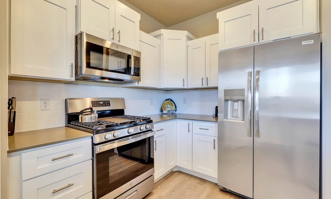 Cedar City House | Newer townhome in Cedar City, 3 bdrm/2 bath 2 level private home