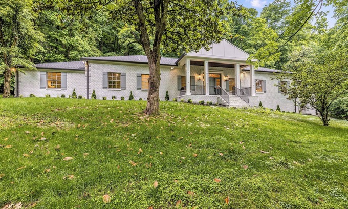 Forest Hills House | Newley remodeled ,Spacious Single story 5-bedroom home in brilliant Nashville