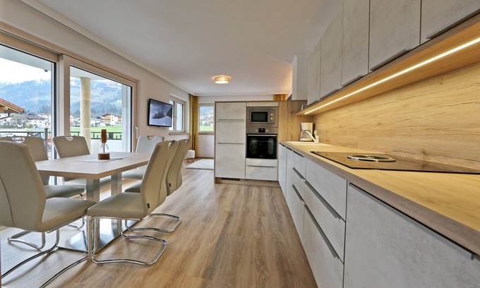 Ried im Zillertal Apartment | Newly built apartment in a central location
