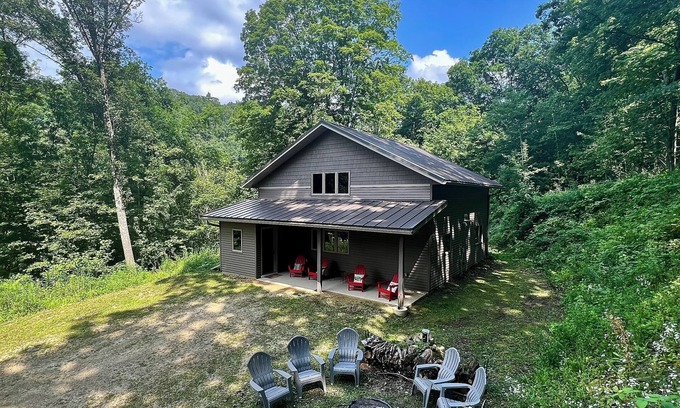 Viola Cabin | Newly Built Cabin in the Driftless Area