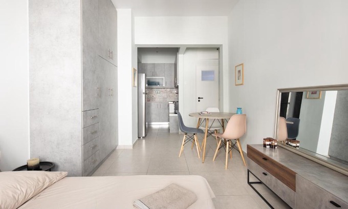 Ampelokipoi Apartment | Newly Renovated Cozy Studio Downtown Athens