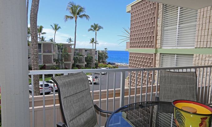 Kailua-Kona Condo | 🌴Newly updated ocean view condo located close to the ocean🌴