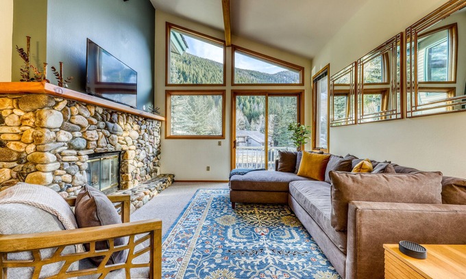 Warm Springs Condo | Newly-updated Warm Springs condo w/ski & mountain views - Dogs ok