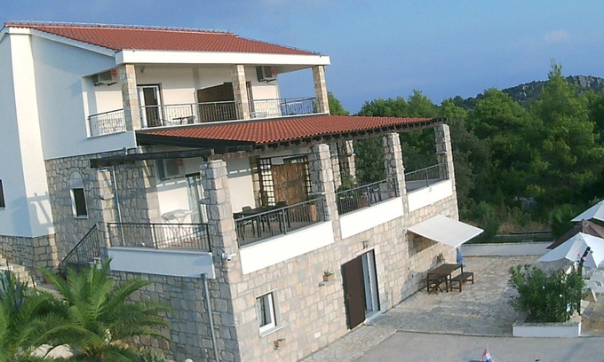 Rogac Apartment | Nice apartment A4 (2+2) Šolta, Rogač with spectacular view on Adriatic sea