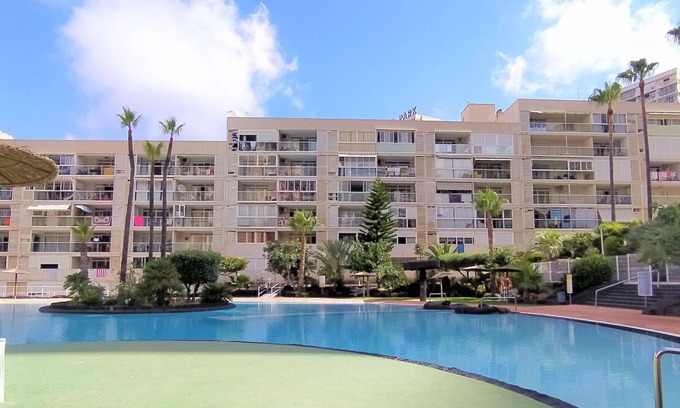 Benidorm Apartment | Nice apartment for 4 guests with A/C, pool, WIFI, TV, terrace, pets allowed and parking