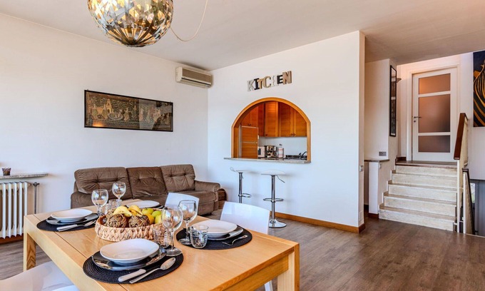 Ispra Apartment | Nice apartment for 4 guests with WIFI, A/C, TV and terrace