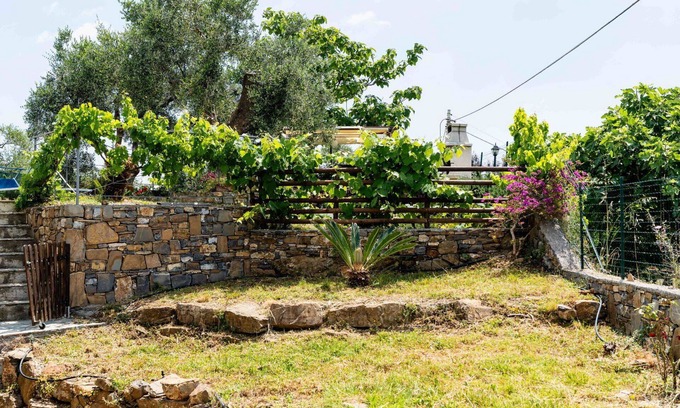 Lavina Apartment | Nice apartment for 4 people with pool, WIFI and pets allowed