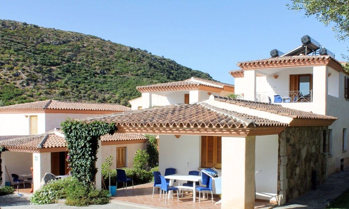 Tanaunella Apartment | Nice apartment for 4 people with pool, WIFI, A/C, TV, terrace, pets allowed and parking